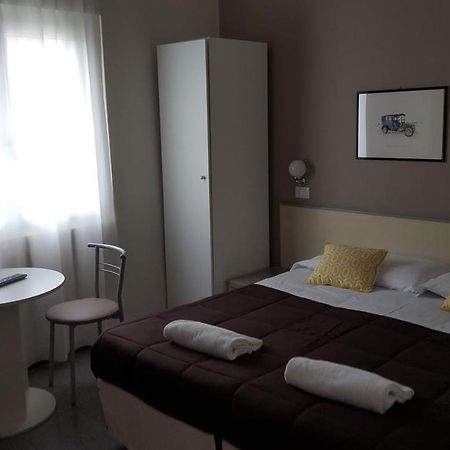 Hotel Arianna Ιζέο Εξωτερικό φωτογραφία
