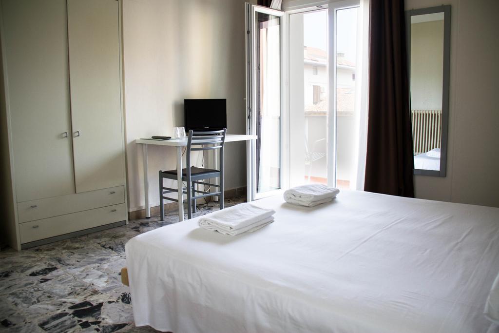Hotel Arianna Ιζέο Δωμάτιο φωτογραφία