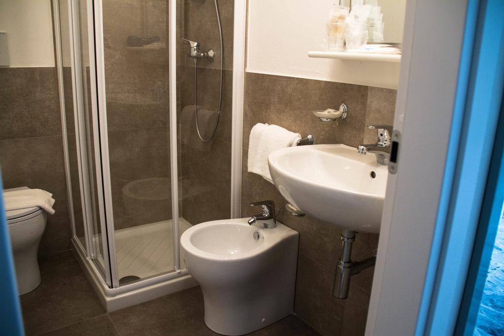Hotel Arianna Ιζέο Δωμάτιο φωτογραφία