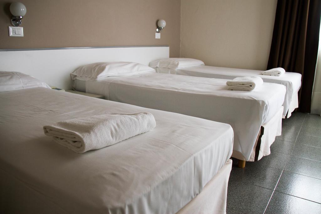 Hotel Arianna Ιζέο Δωμάτιο φωτογραφία