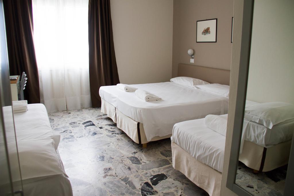 Hotel Arianna Ιζέο Δωμάτιο φωτογραφία
