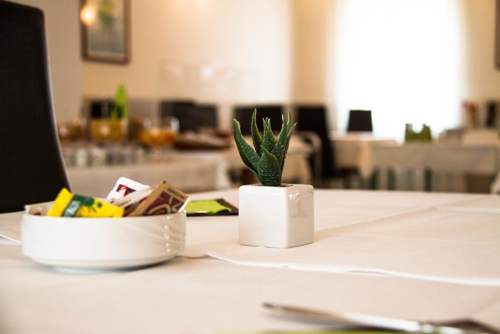 Hotel Arianna Ιζέο Εξωτερικό φωτογραφία