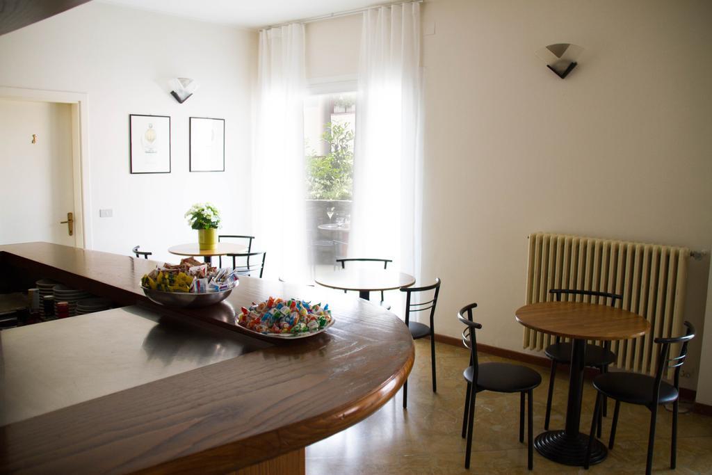 Hotel Arianna Ιζέο Εξωτερικό φωτογραφία