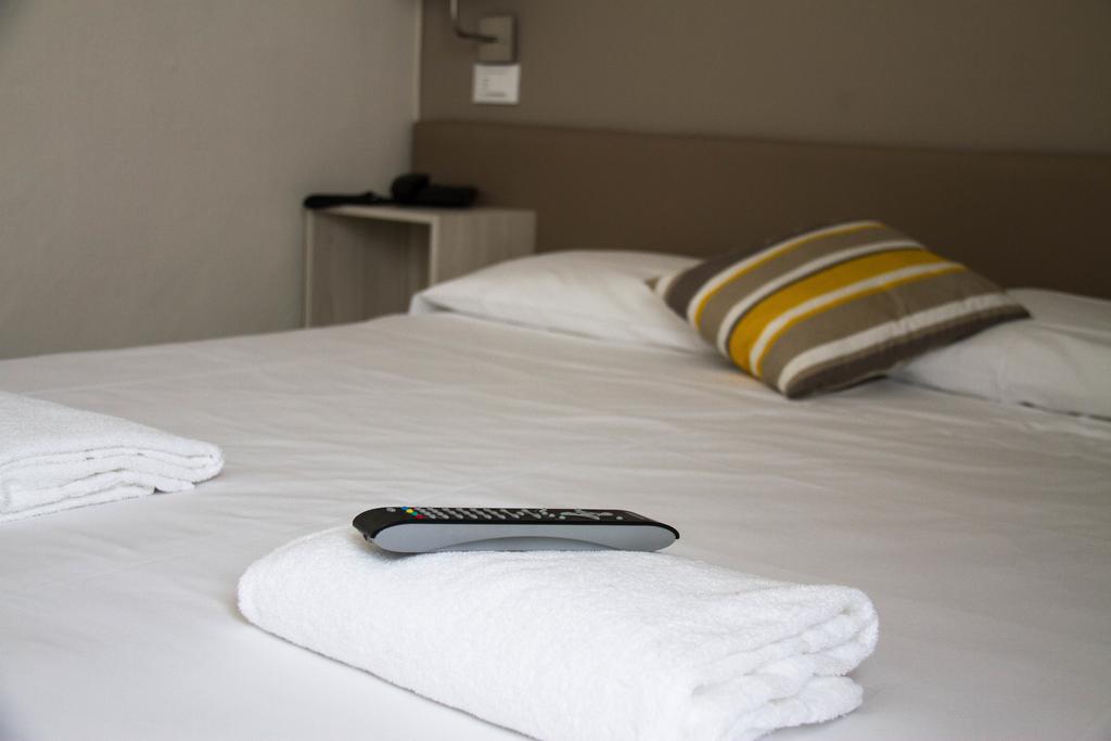 Hotel Arianna Ιζέο Εξωτερικό φωτογραφία